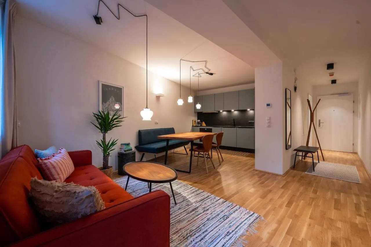 Noas Home Innsbruck Apartment